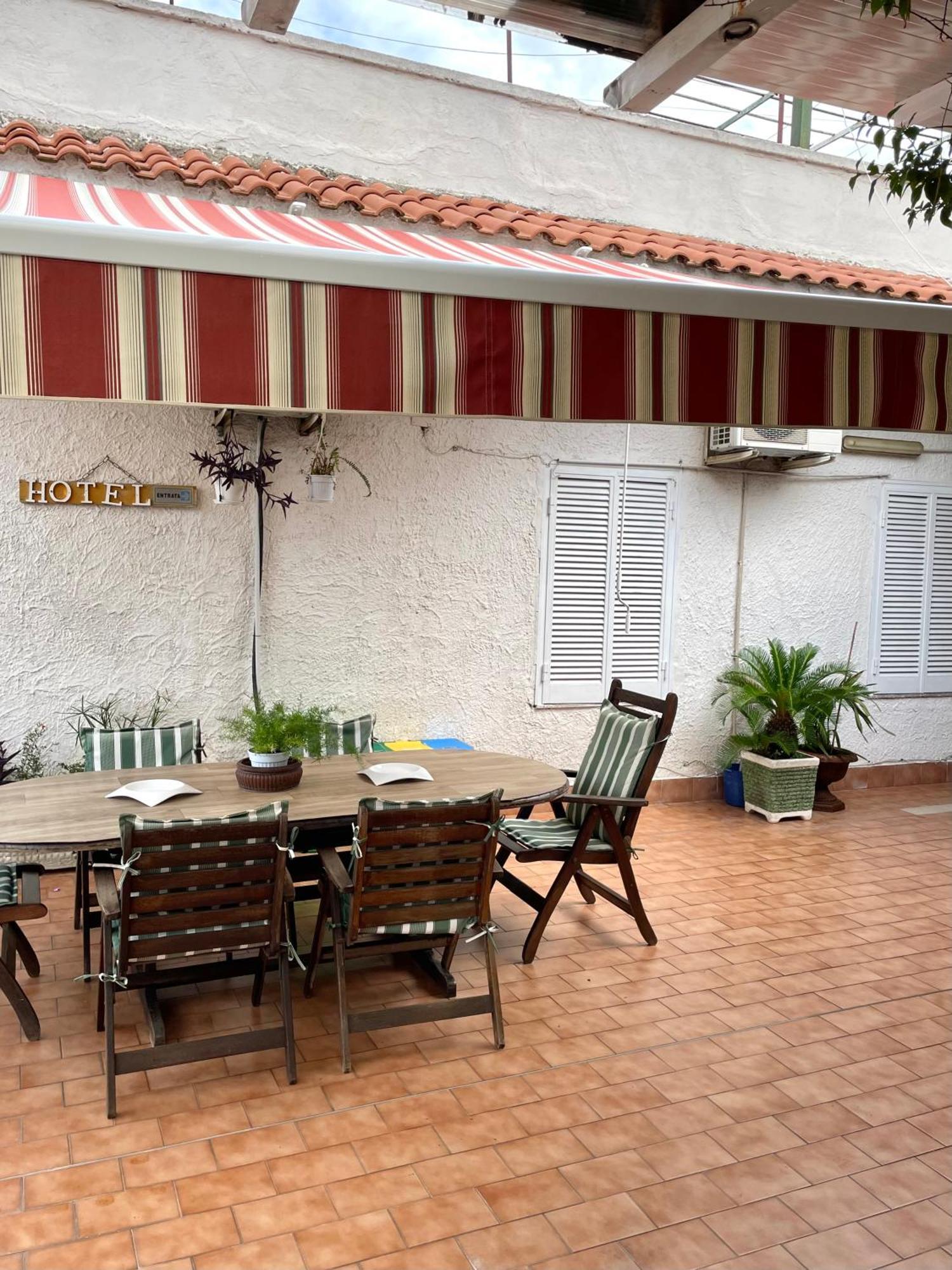 Hotel Cappuccetto Rosso Lusciano Exterior photo